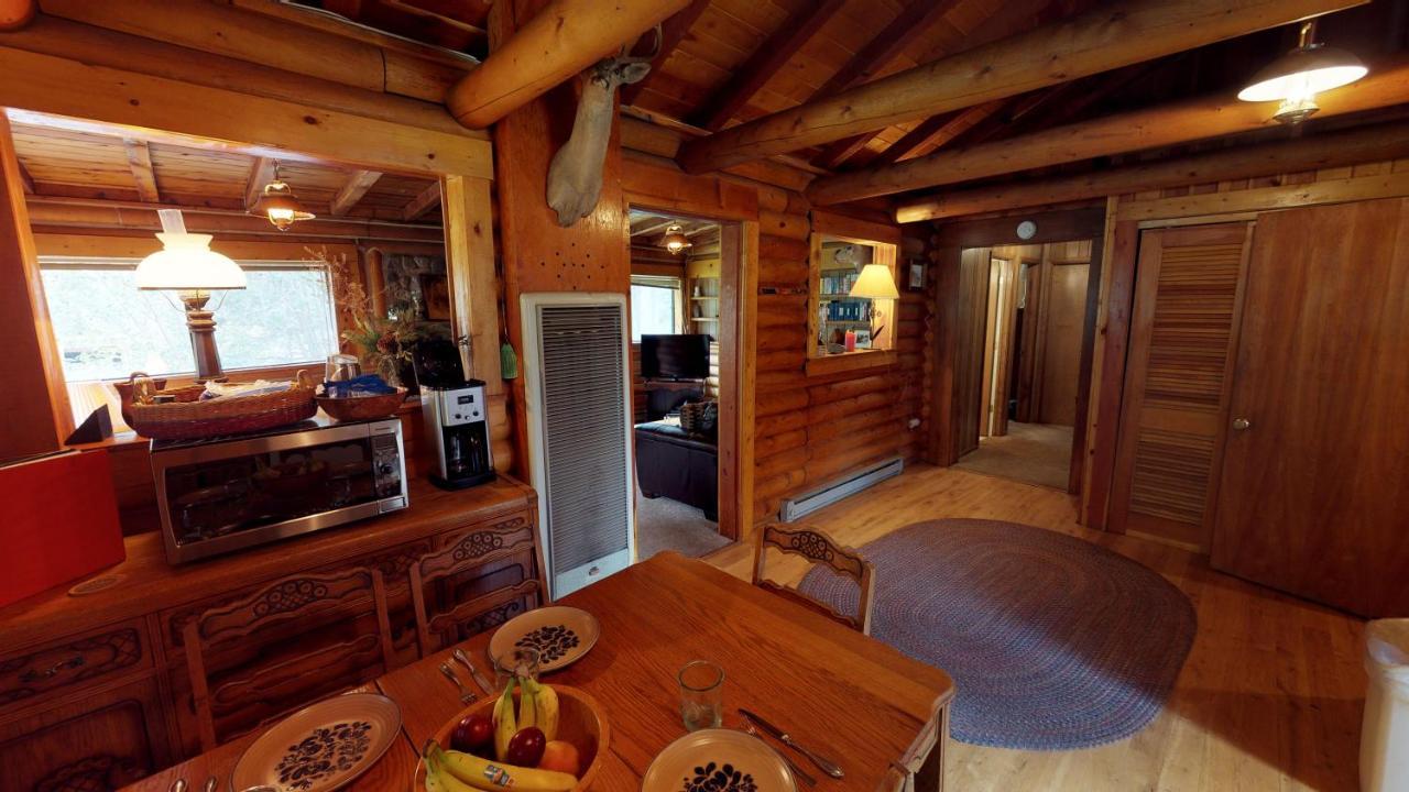 Bear Bait Cabin In Upper Valley With High Speed Wifi Ред Ривър Екстериор снимка