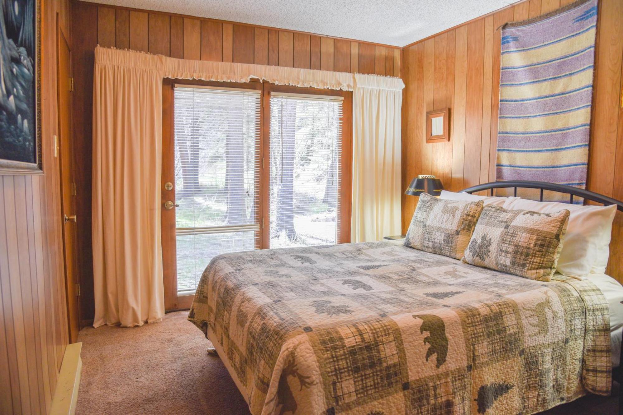 Bear Bait Cabin In Upper Valley With High Speed Wifi Ред Ривър Екстериор снимка